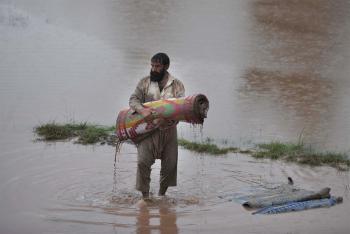 巴基斯坦洪灾致百万人无家可归