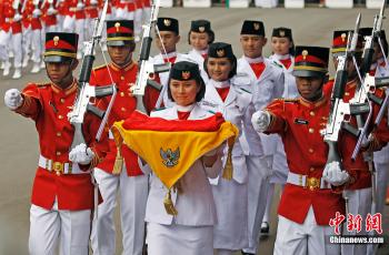 印尼举行独立日庆典庆祝独立65周年