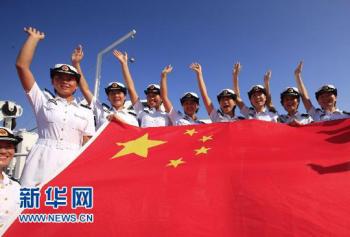 中国海军第一代女水兵亚丁湾迎国庆