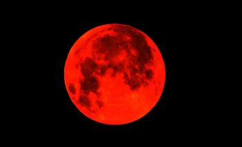 十年来最美月全食上演 出现红月亮