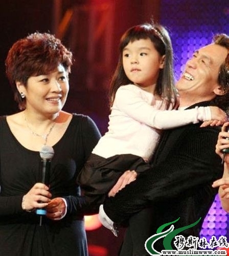 李咏的妻子2012春晚导演哈文