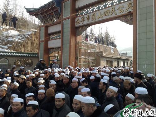鲜德全阿訇的殡礼在西宁东关清真大寺举行