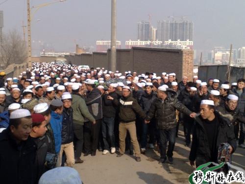 鲜德全阿訇的殡礼在西宁东关清真大寺举行