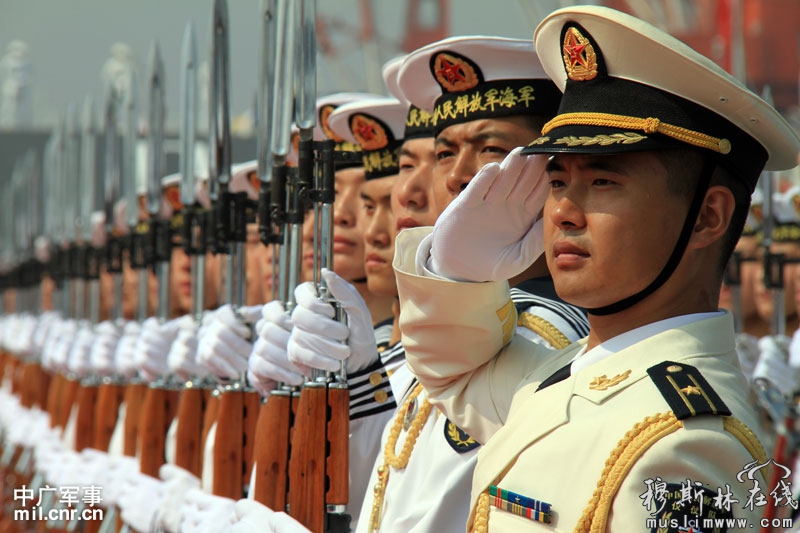 威武的海军仪仗队官兵