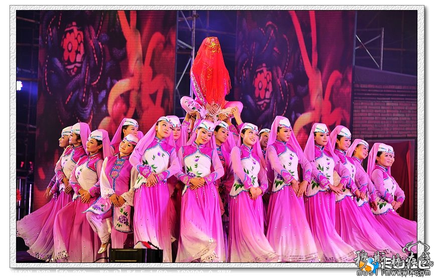 乌鲁木齐市米东区首届“新疆花儿”艺术节盛装开幕