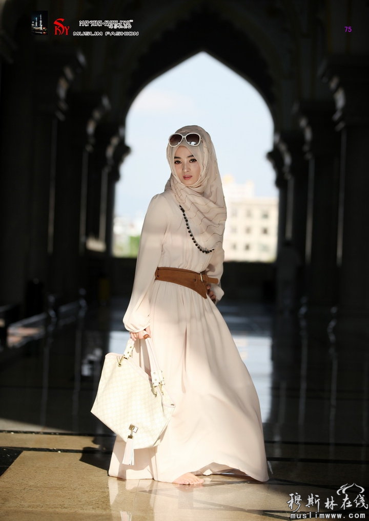 穆斯林少女的时尚服饰  剑峰-视野