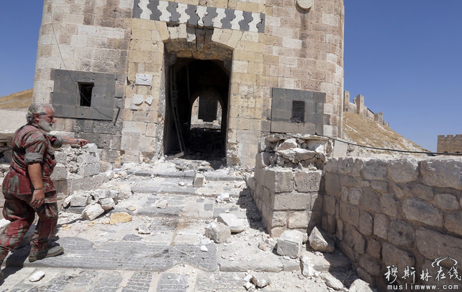 当地时间9月4日，阿勒颇，一座被炮火损毁的城堡。这座城堡建成已逾4000年，被认为是世界上最古老和最大的城堡之一。 Joseph Eid/摄