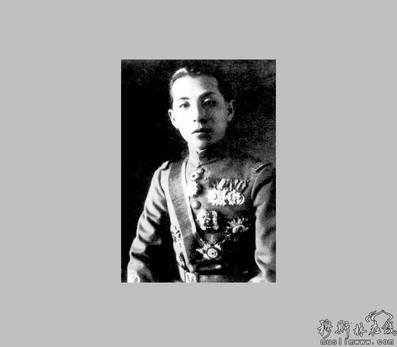 张学良。风流倜傥的少帅张学良，一生蒙无数红颜厚爱。