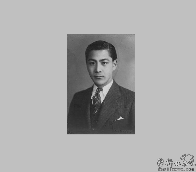 年轻时的汪精卫。可叹“双目有侠气”的美少年汪兆铭成了遗臭万年的汉奸汪精卫。相由心生，他后期的照片就不帅了。