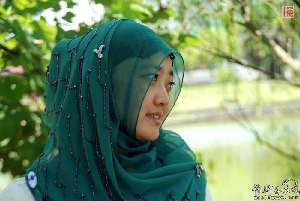 美丽端庄的<em>回族女</em>大学生--马莹 - 人文记实 - 穆