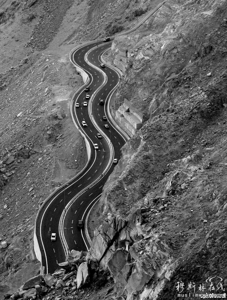 Winding roadeissa alhammadiEmirates（阿联酋）