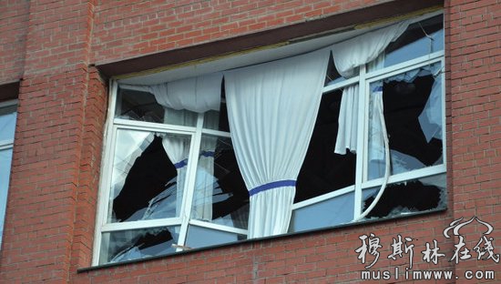 陨石坠落俄罗斯居民区引恐慌 致百余人受伤(图)