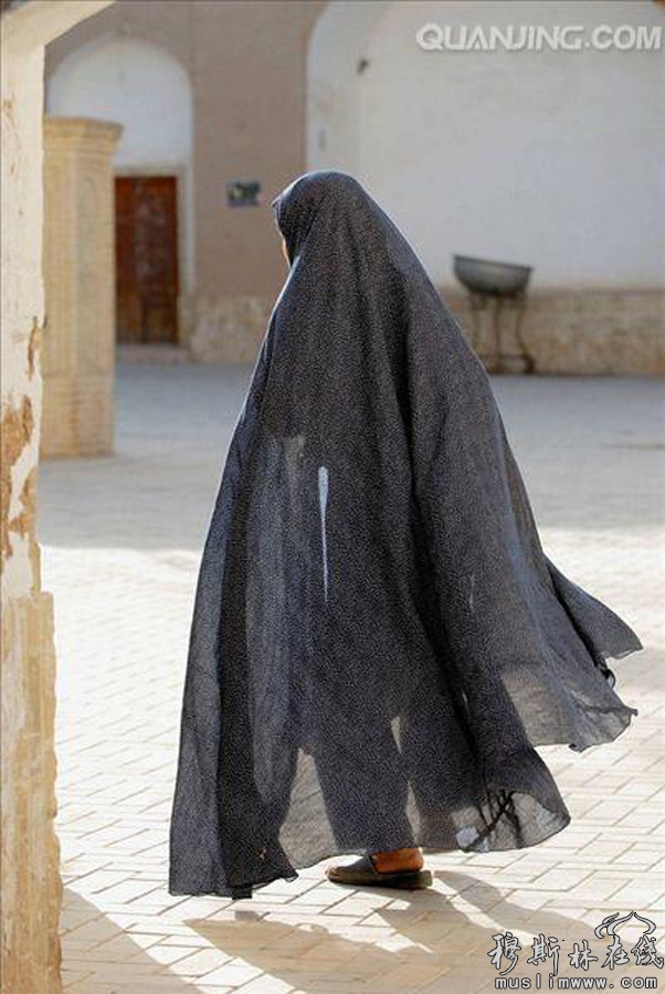 阿拉伯女性的背影