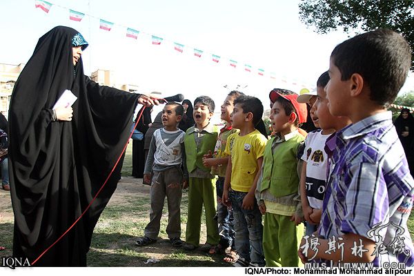    伊朗儿童学习古兰经文化活动掠影