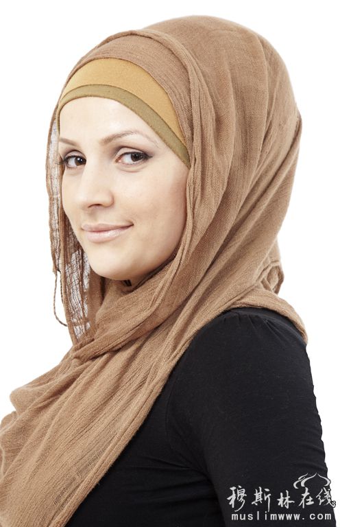 喜欢戴头巾穿长袍服饰的伊斯兰美女
