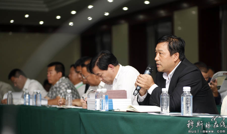 2013年8月28日，由中国回族学会和青海回族撒拉族救助会共同举办的，第21次全国回族学研讨会暨第4次全国回族企业家论坛在青海省会议中心盛大开幕。8月29日晚青海省商务厅与浙江青海义乌商会邀请来宁的部分回族企业家代表，在西宁大厦举行座谈会，共话回族企业发展之路。