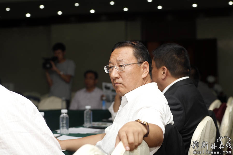 2013年8月28日，由中国回族学会和青海回族撒拉族救助会共同举办的，第21次全国回族学研讨会暨第4次全国回族企业家论坛在青海省会议中心盛大开幕。8月29日晚青海省商务厅与浙江青海义乌商会邀请来宁的部分回族企业家代表，在西宁大厦举行座谈会，共话回族企业发展之路。