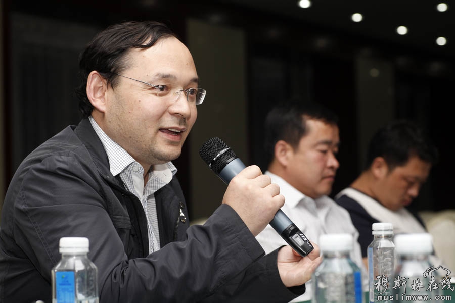 2013年8月28日，由中国回族学会和青海回族撒拉族救助会共同举办的，第21次全国回族学研讨会暨第4次全国回族企业家论坛在青海省会议中心盛大开幕。8月29日晚青海省商务厅与浙江青海义乌商会邀请来宁的部分回族企业家代表，在西宁大厦举行座谈会，共话回族企业发展之路。