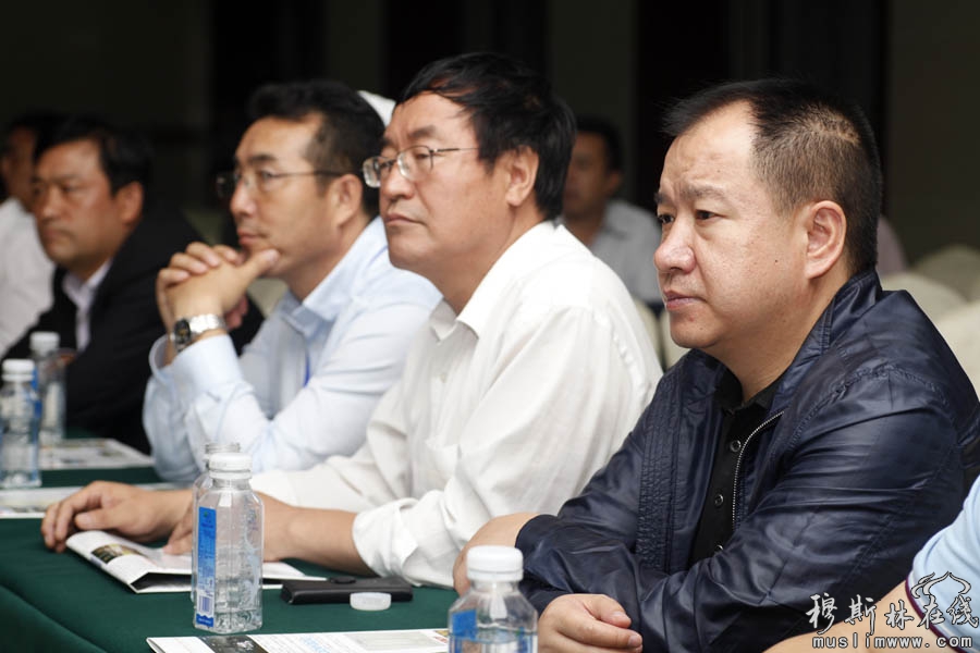 2013年8月28日，由中国回族学会和青海回族撒拉族救助会共同举办的，第21次全国回族学研讨会暨第4次全国回族企业家论坛在青海省会议中心盛大开幕。8月29日晚青海省商务厅与浙江青海义乌商会邀请来宁的部分回族企业家代表，在西宁大厦举行座谈会，共话回族企业发展之路。