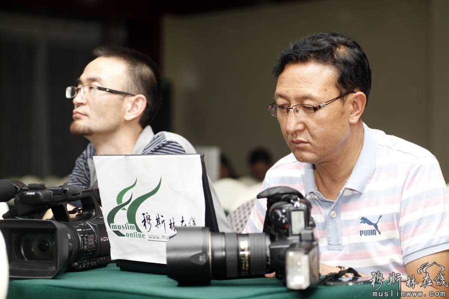 2013年8月28日，由中国回族学会和青海回族撒拉族救助会共同举办的，第21次全国回族学研讨会暨第4次全国回族企业家论坛在青海省会议中心盛大开幕。8月29日晚青海省商务厅与浙江青海义乌商会邀请来宁的部分回族企业家代表，在西宁大厦举行座谈会，共话回族企业发展之路。