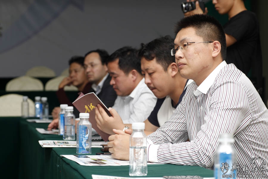 2013年8月28日，由中国回族学会和青海回族撒拉族救助会共同举办的，第21次全国回族学研讨会暨第4次全国回族企业家论坛在青海省会议中心盛大开幕。8月29日晚青海省商务厅与浙江青海义乌商会邀请来宁的部分回族企业家代表，在西宁大厦举行座谈会，共话回族企业发展之路。