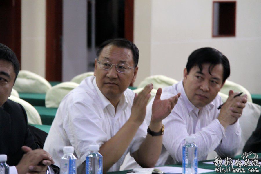 2013年8月28日，由中国回族学会和青海回族撒拉族救助会共同举办的，第21次全国回族学研讨会暨第4次全国回族企业家论坛在青海省会议中心盛大开幕。8月29日晚青海省商务厅与浙江青海义乌商会邀请来宁的部分回族企业家代表，在西宁大厦举行座谈会，共话回族企业发展之路。