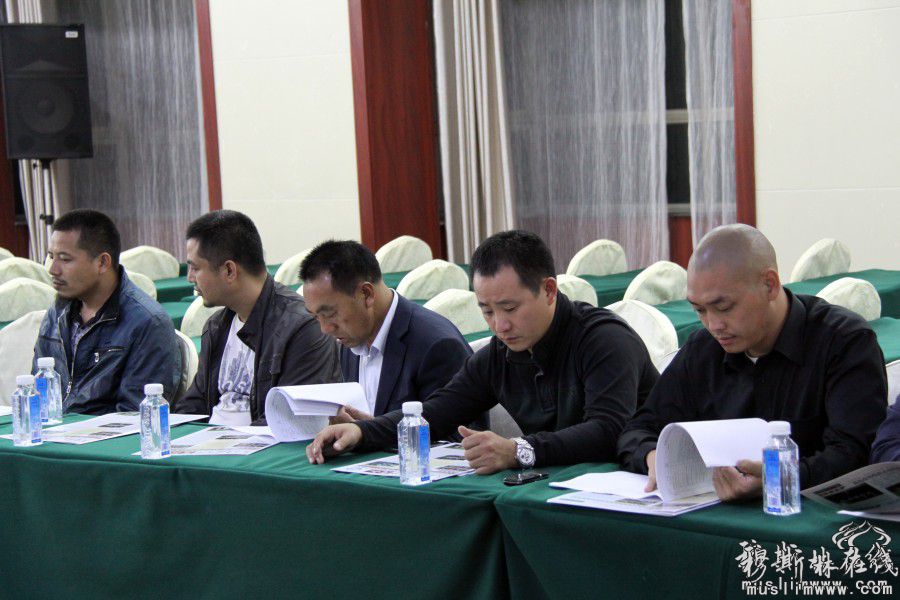 2013年8月28日，由中国回族学会和青海回族撒拉族救助会共同举办的，第21次全国回族学研讨会暨第4次全国回族企业家论坛在青海省会议中心盛大开幕。8月29日晚青海省商务厅与浙江青海义乌商会邀请来宁的部分回族企业家代表，在西宁大厦举行座谈会，共话回族企业发展之路。