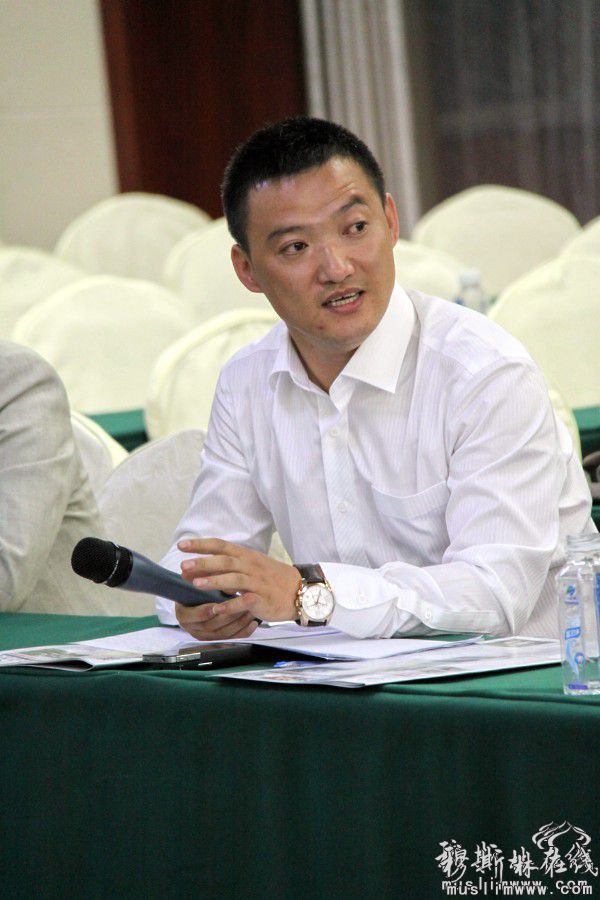2013年8月28日，由中国回族学会和青海回族撒拉族救助会共同举办的，第21次全国回族学研讨会暨第4次全国回族企业家论坛在青海省会议中心盛大开幕。8月29日晚青海省商务厅与浙江青海义乌商会邀请来宁的部分回族企业家代表，在西宁大厦举行座谈会，共话回族企业发展之路。