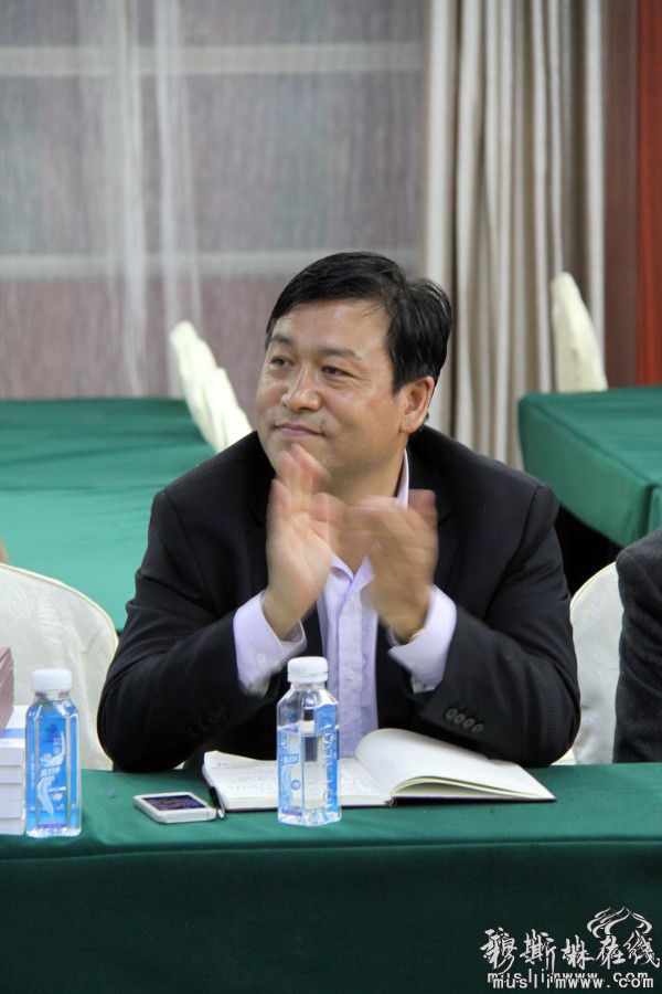 2013年8月28日，由中国回族学会和青海回族撒拉族救助会共同举办的，第21次全国回族学研讨会暨第4次全国回族企业家论坛在青海省会议中心盛大开幕。8月29日晚青海省商务厅与浙江青海义乌商会邀请来宁的部分回族企业家代表，在西宁大厦举行座谈会，共话回族企业发展之路。