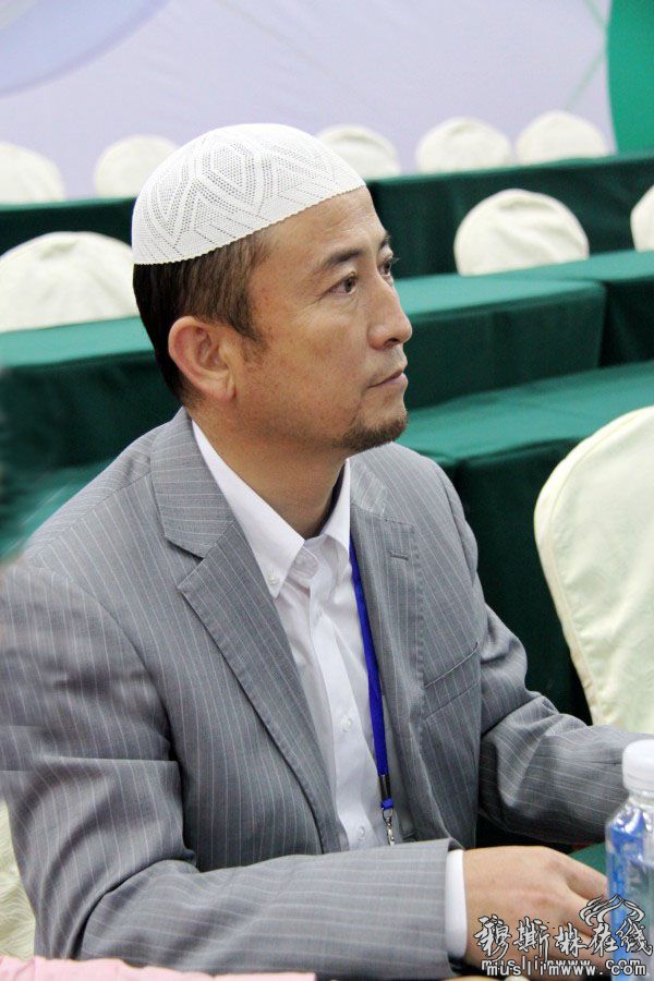 2013年8月28日，由中国回族学会和青海回族撒拉族救助会共同举办的，第21次全国回族学研讨会暨第4次全国回族企业家论坛在青海省会议中心盛大开幕。8月29日晚青海省商务厅与浙江青海义乌商会邀请来宁的部分回族企业家代表，在西宁大厦举行座谈会，共话回族企业发展之路。
