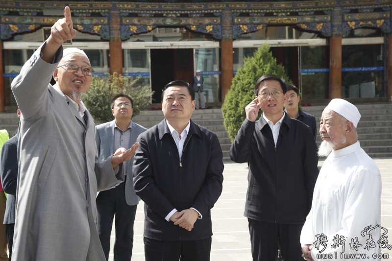 青海省省长郝鹏到西宁东关清真大寺视察调研