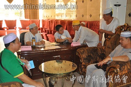 中国朝觐工作总团开展首个“团长接待日”
