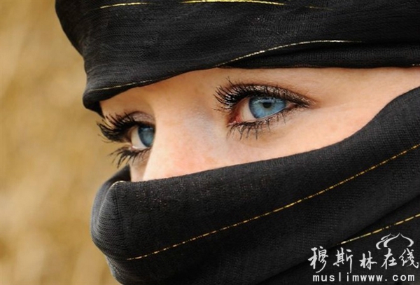 沙特阿拉伯美女面纱下遮不住的靓丽