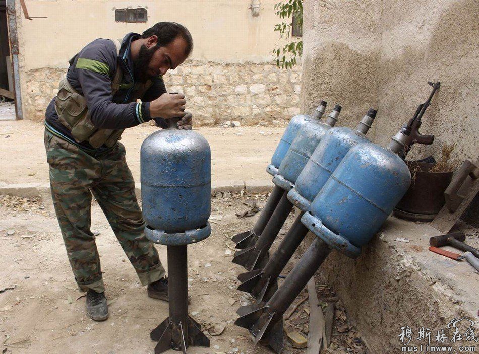叙利亚反对派造出的煤气罐火箭弹