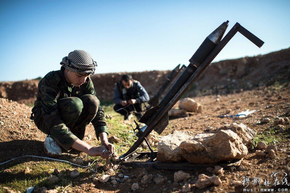 叙利亚反对派造出的火箭弹简易发射装置