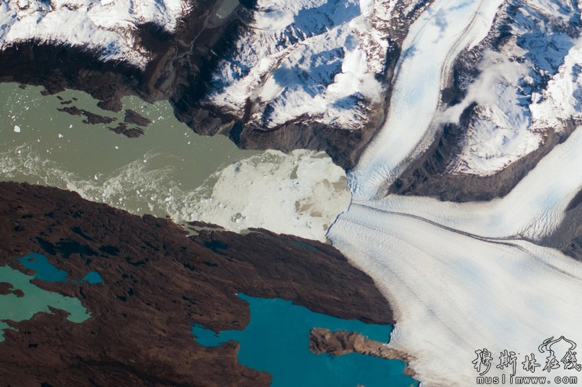 太空中的地球景色：这张照片拍摄的是巴塔哥尼亚冰原北部邻近阿根廷一面的乌普萨拉（Upsala）冰川，国际空间站的一名宇航员看到此景后将其拍摄下来。