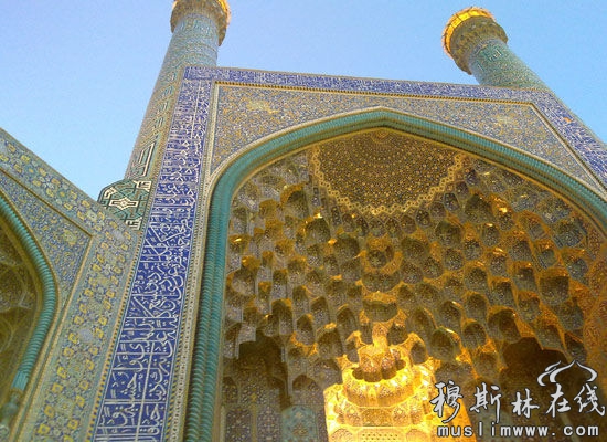 伊朗伊玛目清真寺墙面的波斯文书法艺术贴砖