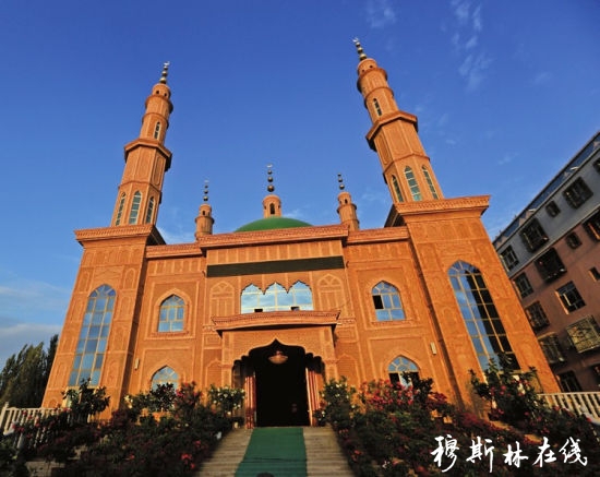 在崇信伊斯兰教的新疆纵览各式清真教堂