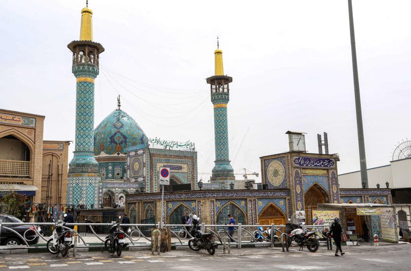 伊朗首都德黑兰，萨利赫清真寺，寂静无言。