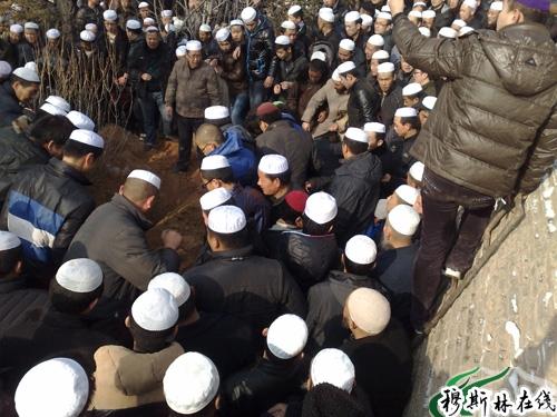 鲜德全阿訇的殡礼在西宁东关清真大寺举行