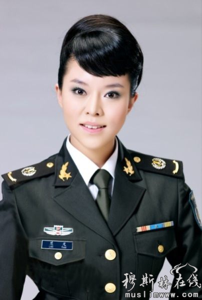 总政歌舞团歌唱家兰天《争奇斗艳》获回族歌王