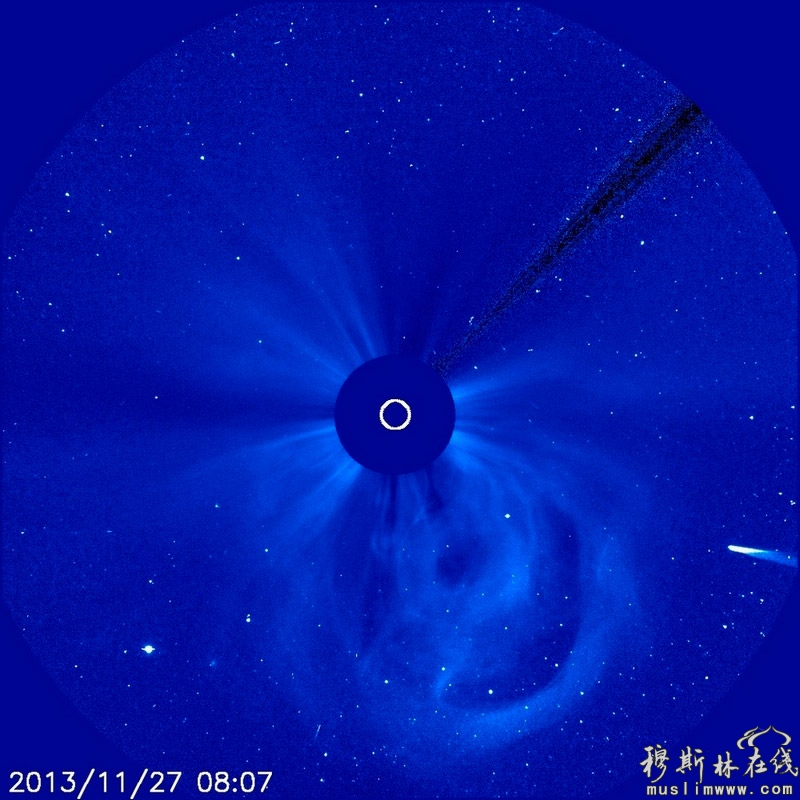 木星幽灵星云：史匹哲（Spitzer）太空望远镜捕捉到一颗消亡的恒星形成的幽灵遗迹。红外显示这颗临终恒星表面温度降低，发出红色光晕。