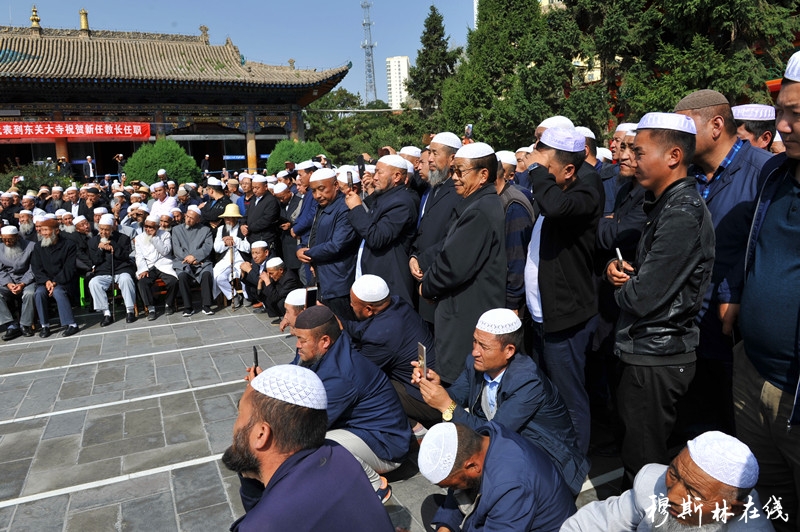 青海化隆县各界穆斯林代表到西宁东关清真大寺祝贺马跃祥阿訇任职